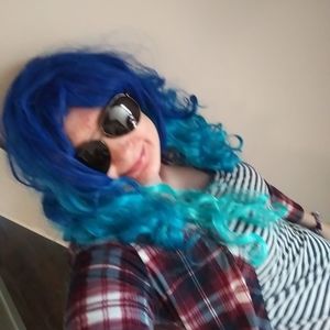 Meet your Posher, Caitlin